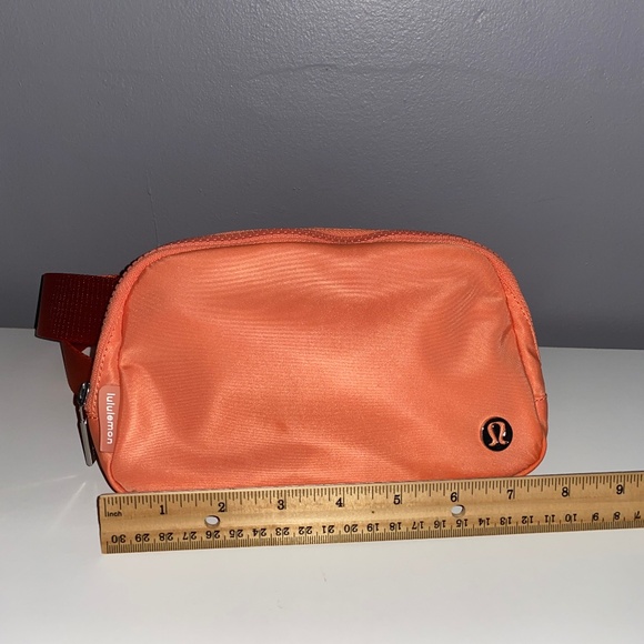 LULULEMON Coral Kiss Everywhere Belt Bag 1L - Picture 16 of 16